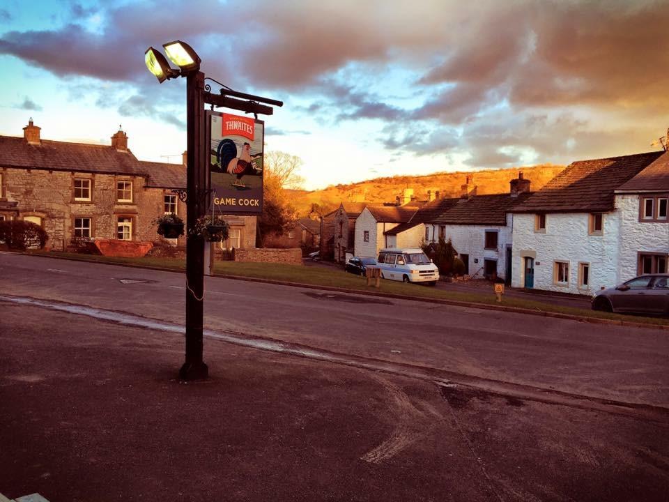 The Game Cock Inn Austwick Extérieur photo